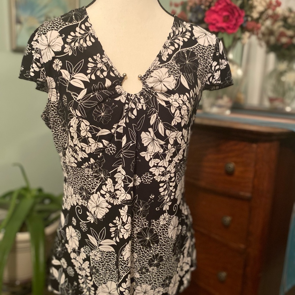 Chic Black and White Floral Blouse